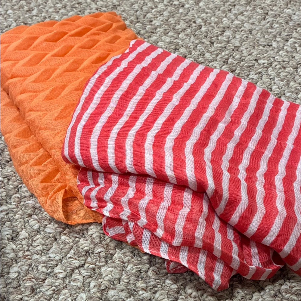 Bundle of 2 scarves